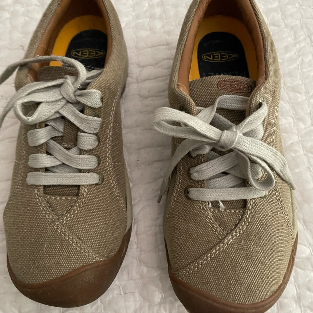 Keen oxfords